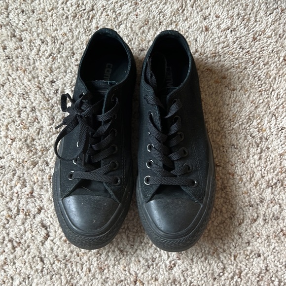 Converse - Picture 2 of 3